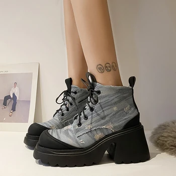 Çizmeler kadın kauçuk ayakkabı Yağmur Lüks Tasarımcı Botları-Kadın Yuvarlak Ayak Kovboy Bayanlar Lolita Moda 2023 Yüksek Topuk Kaya
