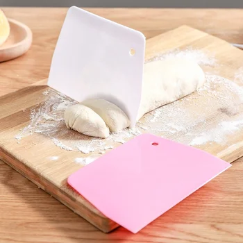 1 Adet Kullanışlı Kavisli Krem Spatula DIY Pasta Kesiciler Fondan Hamur Kazıyıcı Kek Kesici Pasta Pişirme Aracı Mutfak Aksesuarları