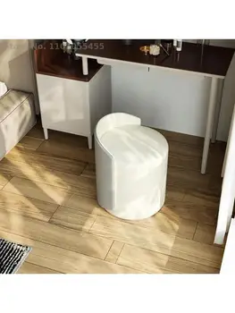 Makyaj dışkı basit modern yatak odası kız soyunma dışkı net kırmızı ıns tuvalet masası makyaj sandalye ışığı lüks yüksek