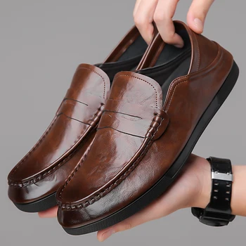 Adam loafer'lar Slip-On Lüks moda Deri 2023 yeni Bahar Sonbahar Erkekler rahat ayakkabılar açık Düz erkek resmi ayakkabı erkekler Trend Loafer'lar