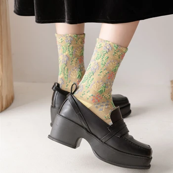 Çiçek Kabartma Kadın Çorap Japon Moda Sonbahar Kış Elastik Uzun Çorap Etnik Harajuku Vintage Orta Tüp Çorap Kadın
