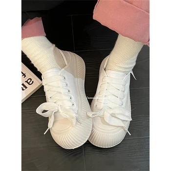 YENİ Moda Marka Ayakkabı Kadın vulkanize ayakkabı Rahat Bahar Sonbahar Lace Up Flats Sneakers Yuvarlak Ayak spor ayakkabı Bayanlar 2023